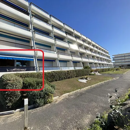 Charmant studio rénové à 50m de la plage avec terrasse et parking - FR-1-224C-82