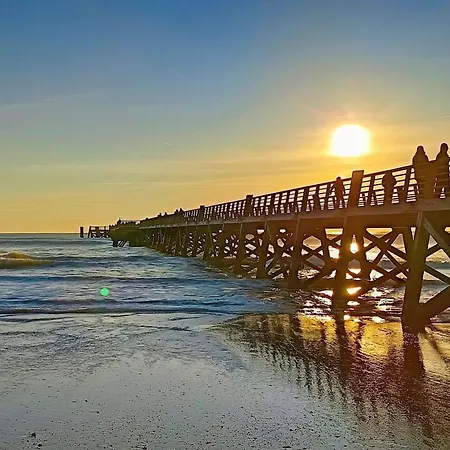 Charmant studio rénové à 50m de la plage avec terrasse et parking - FR-1-224C-82 Apartamento *