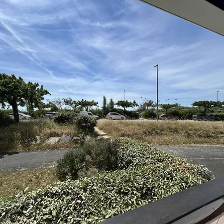 Charmant studio rénové à 50m de la plage avec terrasse et parking - FR-1-224C-82 Apartamento