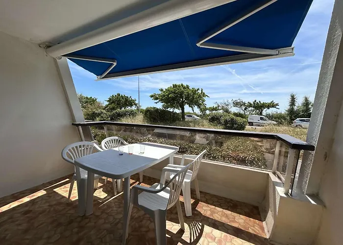 Charmant Studio Renove A 50M De La Plage Avec Terrasse Et Parking - Fr-1-224C-82 *
